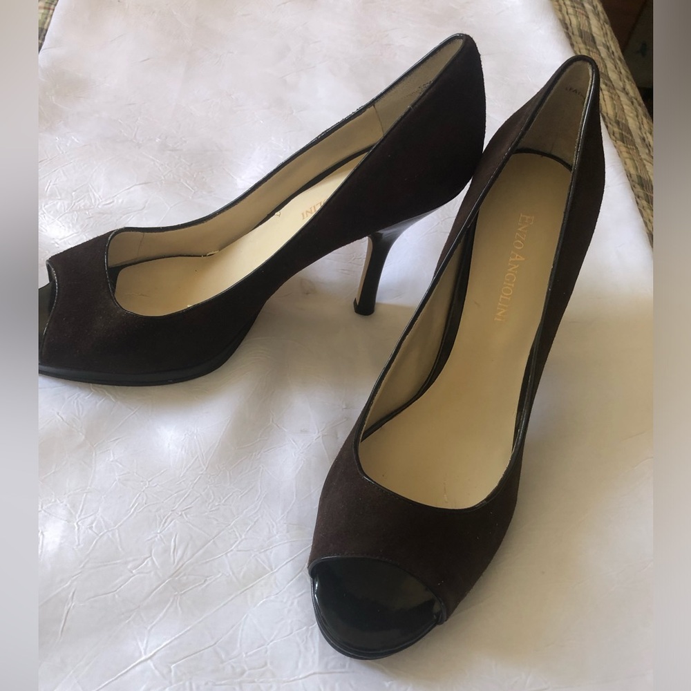 NEW Enzo Angiolini Peep Toe Brown Suede Pumps, Black Heels & Platform,s. 8.5 M
